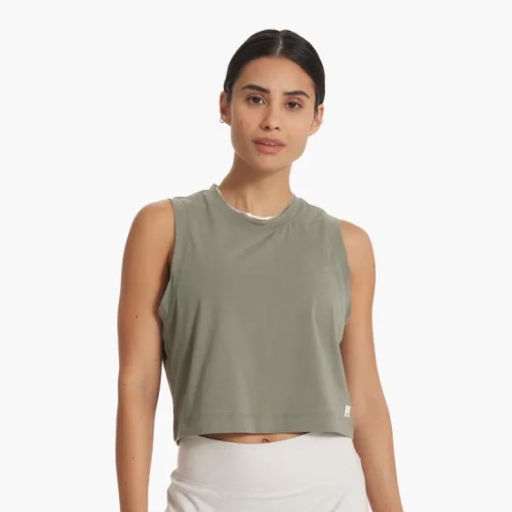 Vuori Feather Crop Tank